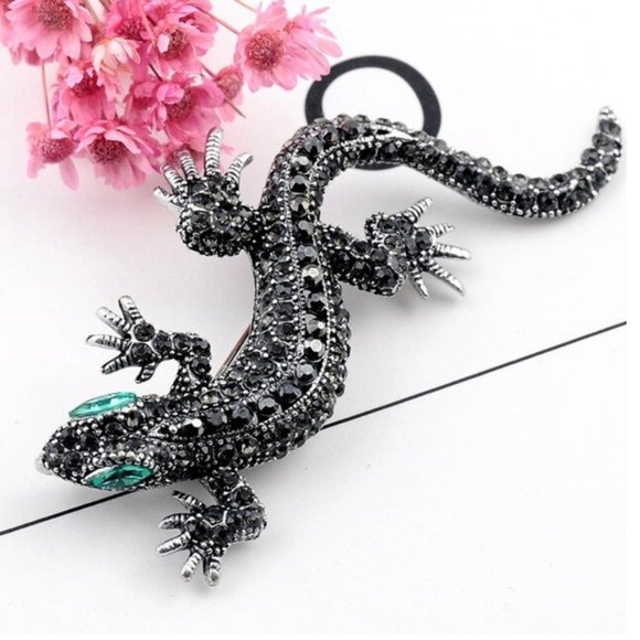 Jewelry - Crystal Rhinestone Lizard Brooch & Necklace
